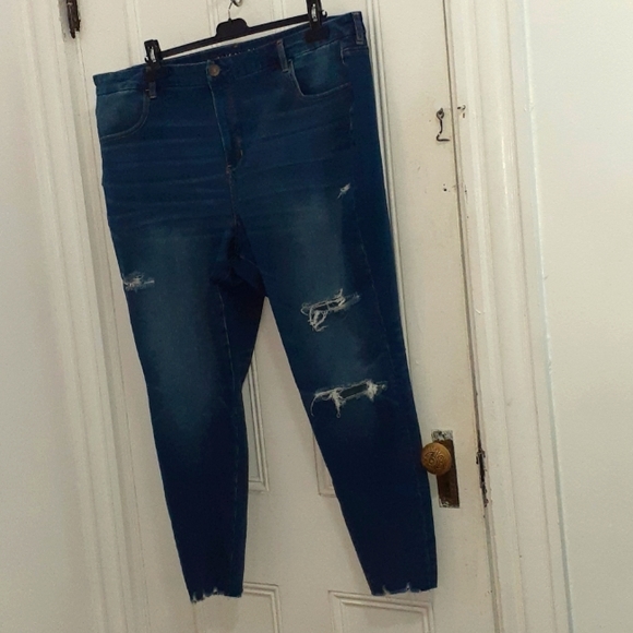 American Eagle Outfitters Denim - American Eagle Plus Size  curvy high-rise jeggings distressed